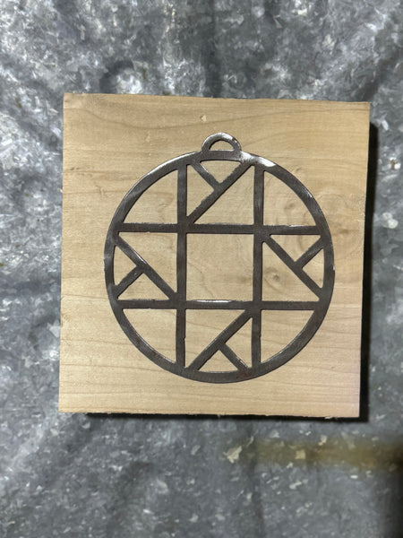 Metal Round Quilt